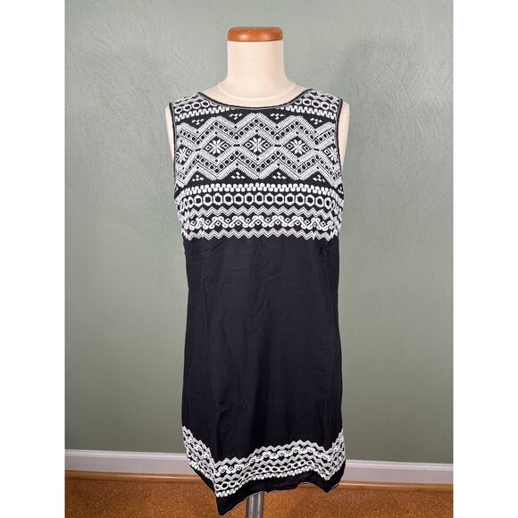 Max Studio Black and White Crochet Embroidered Sleeveless Shift Dress Large - Picture 3 of 8
